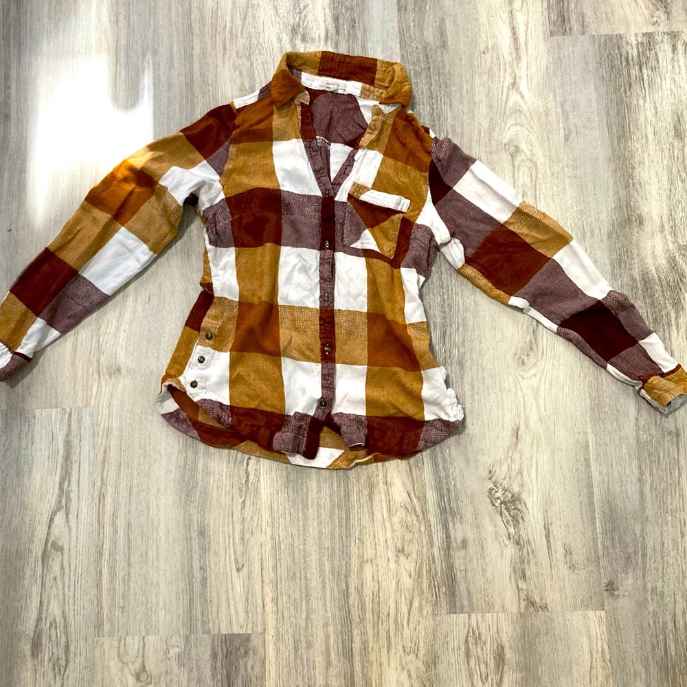🍁Maurice’s | small fall colored plaid button down